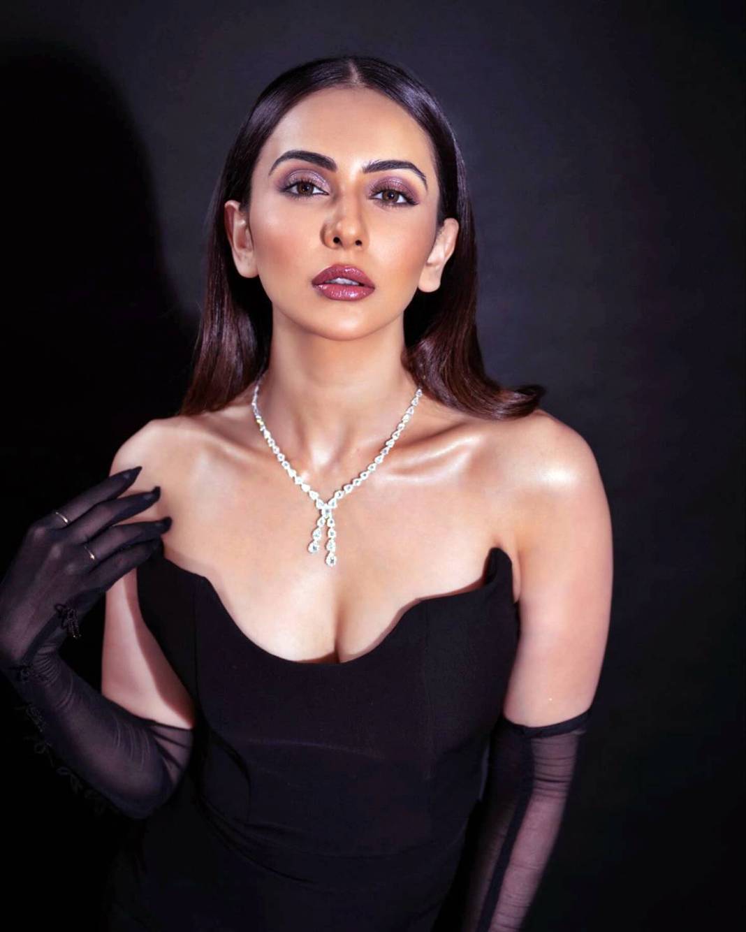 Ünlü oyuncu yürekleri ağza getirdi! Apar topar hastaneye kaldırıldı 33